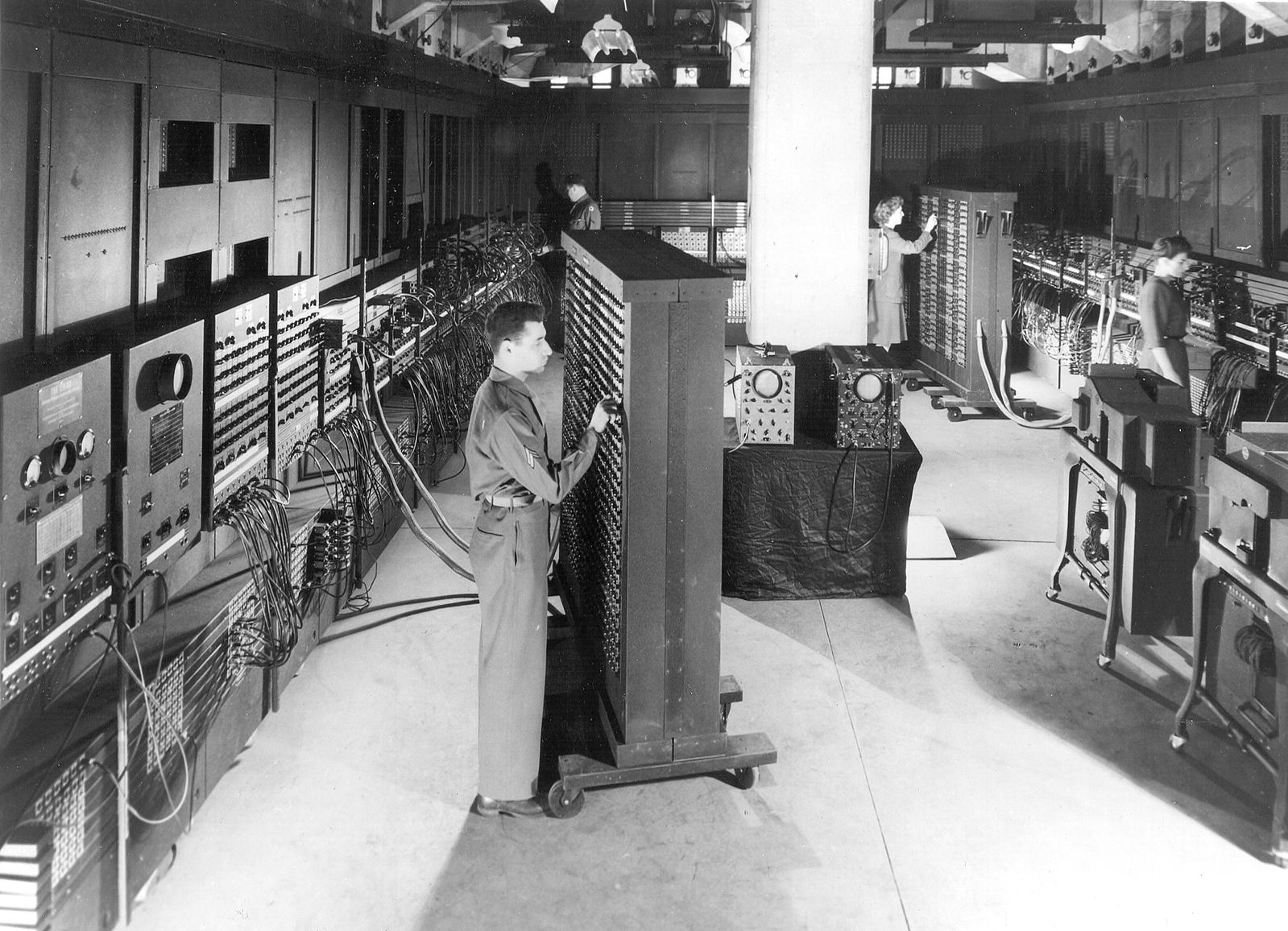 ENIAC computer at the Moore School of Electrical Engineering, 1946